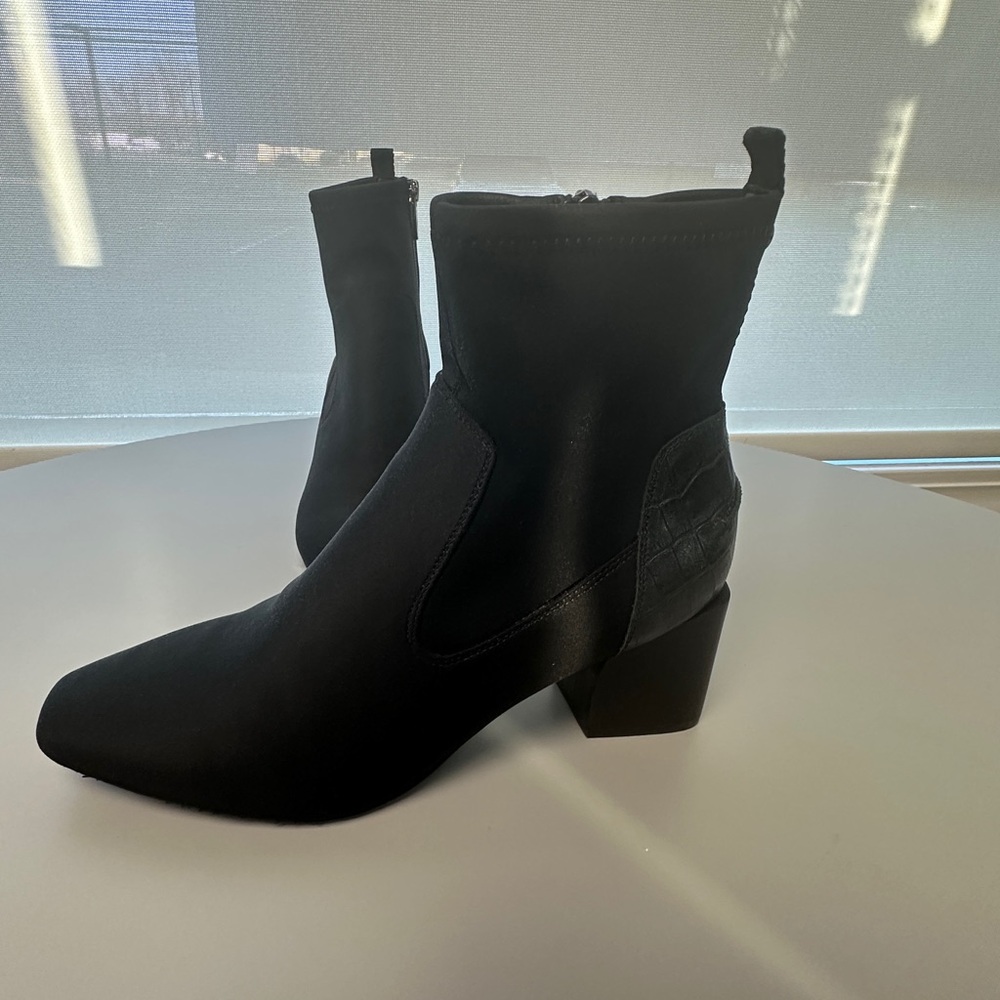 Donald Pliner Women's Black Ankle Boots